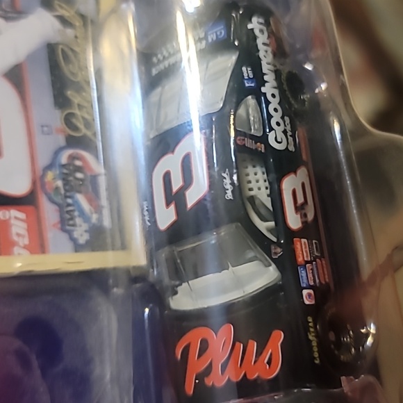 Dale Earnhardt winners circle collectable car - Picture 5 of 5